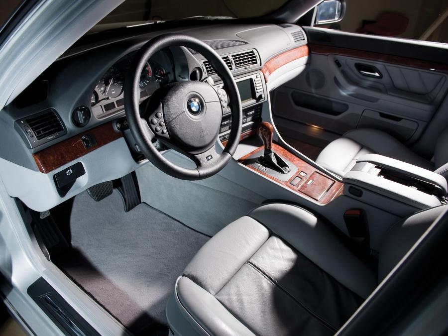  BMW 740i 1998 года  (US) (фото 8 из 10)